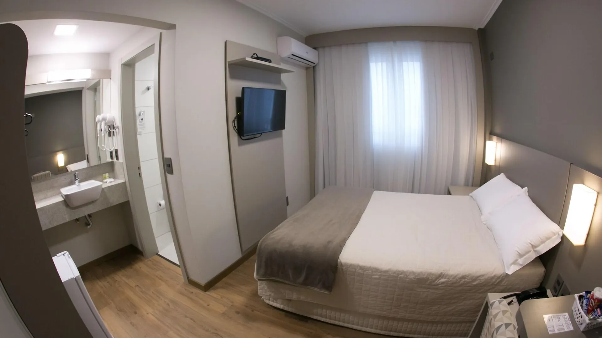 Tri Hotel Premium Criciuma  קריסיומה