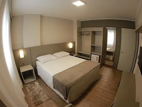 ****  Tri Hotel Premium Criciuma ברזיל