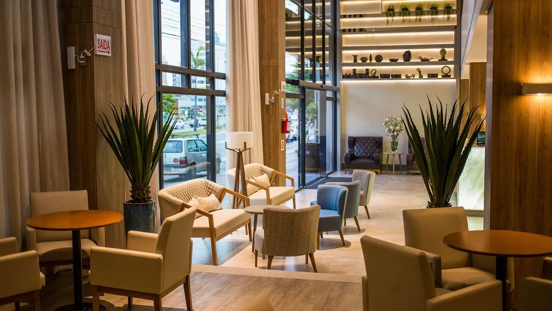 Tri Hotel Premium Criciuma  קריסיומה