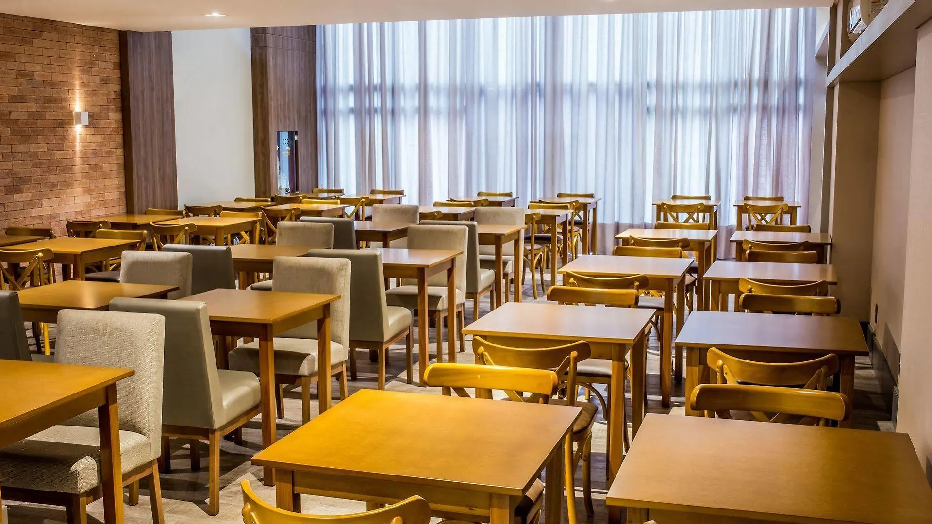 Tri Hotel Premium Criciuma קריסיומה